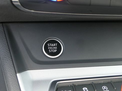 Used 2024 Audi Q3 2.0T Premium image 19