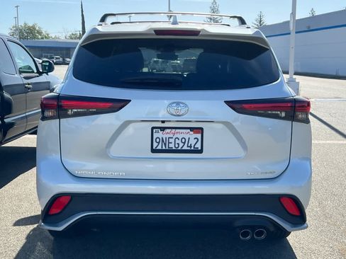 Used 2024 Toyota Highlander XSE AWD/4WD image 5