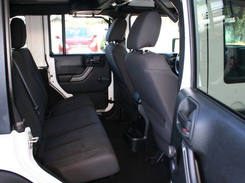 Used 2018 Jeep Wrangler Unlimited Sport w/ Connectivity Group image 23