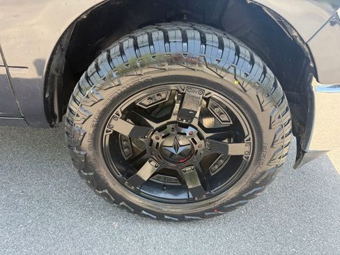 Used 2021 RAM 1500 Classic SLT AWD/4WD image 7
