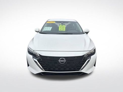 Used 2025 Nissan Sentra SV FWD image 2