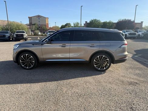 Used 2021 Lincoln Aviator Reserve w/ Equipment Group 202A image 8