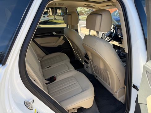 Used 2018 Audi Q5 2.0T Premium Plus w/ Premium Plus Package image 26