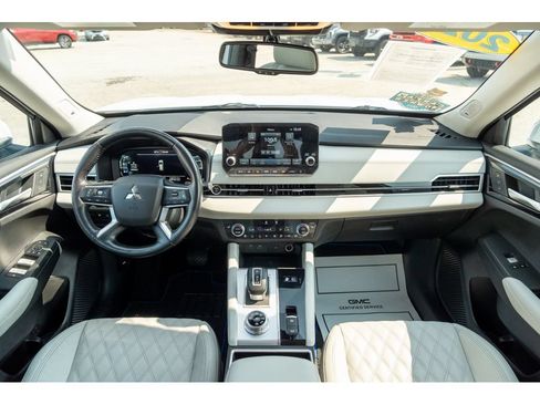 Used 2024 Mitsubishi Outlander SEL AWD/4WD image 33