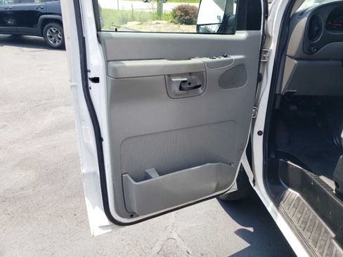 Used 2005 Ford E-350 and Econoline 350 Extended Super Duty RWD image 24