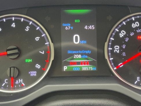 Used 2020 Toyota RAV4 XLE Premium image 24