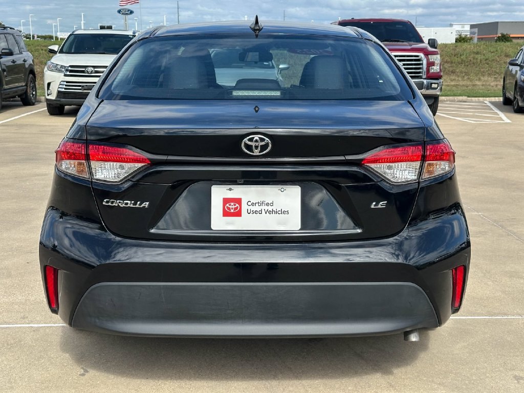 Certified 2025 Toyota Corolla LE FWD image 4