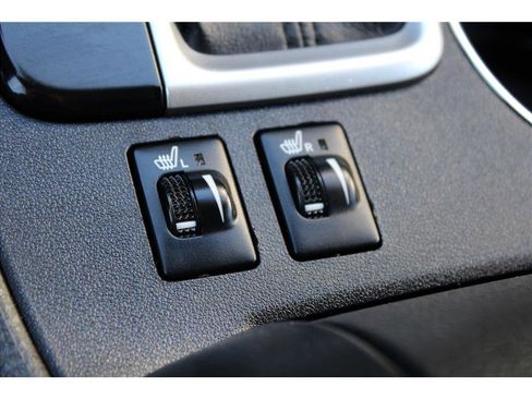 Used 2017 Toyota Highlander SE image 29