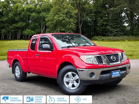 Used 2011 Nissan Frontier SV image 1