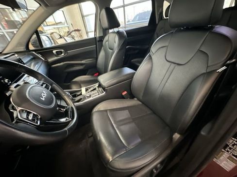 Certified 2023 Kia Sorento S w/ Panoramic Sunroof Package image 15
