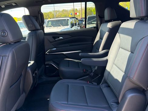 New 2026 Chevrolet Traverse Z71 w/ Enhanced Driving Package AWD/4WD image 12