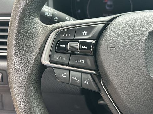 Used 2019 Honda Accord LX image 17