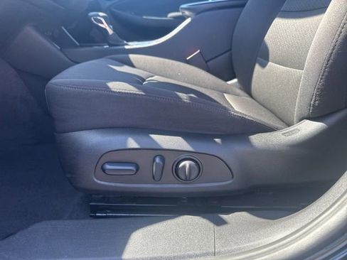 Used 2024 Chevrolet Malibu LT image 17