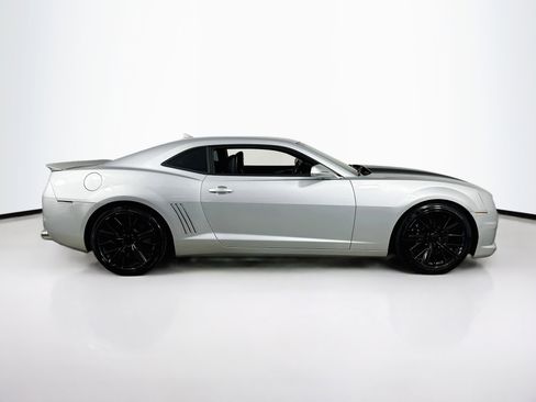 Used 2010 Chevrolet Camaro SS w/ RS Package RWD image 4