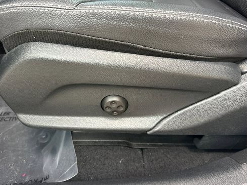 Used 2022 Mercedes-Benz GLC 300 4MATIC image 14