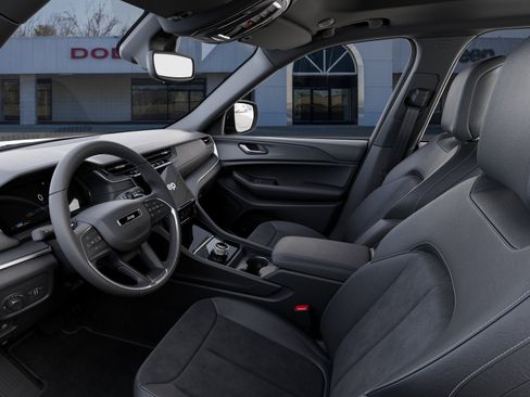 New 2025 Jeep Grand Cherokee Altitude image 42