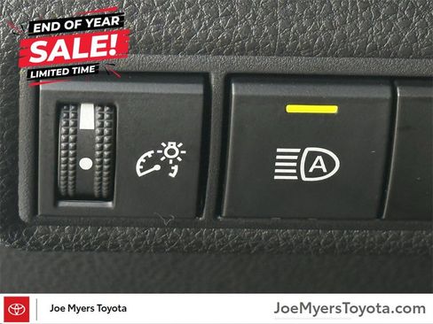 Used 2025 Toyota Corolla LE image 19