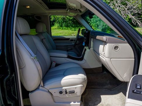 Used 2003 Cadillac Escalade AWD image 47