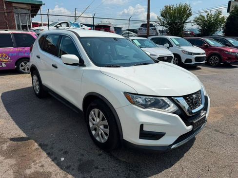 Used 2018 Nissan Rogue S FWD image 3