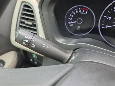 Used 2021 Honda HR-V LX image 20