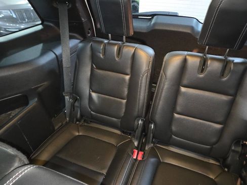 Used 2017 Ford Explorer Limited image 25