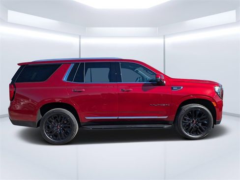 Used 2024 GMC Yukon SLT w/ SLT Luxury Package image 2