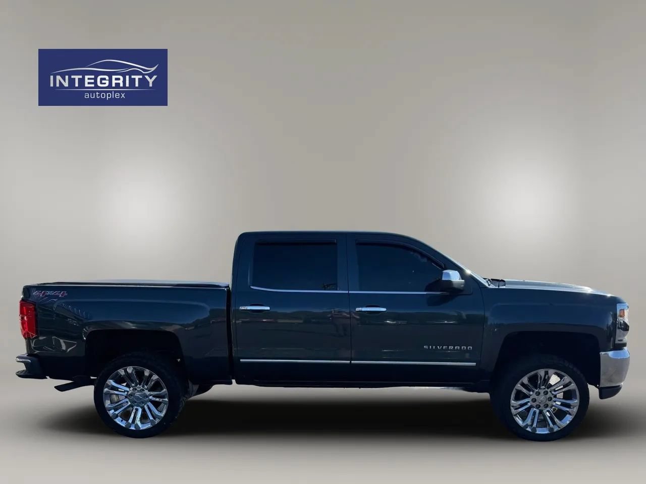 Used 2017 Chevrolet Silverado 1500 LTZ w/ Sport Package AWD/4WD image 6