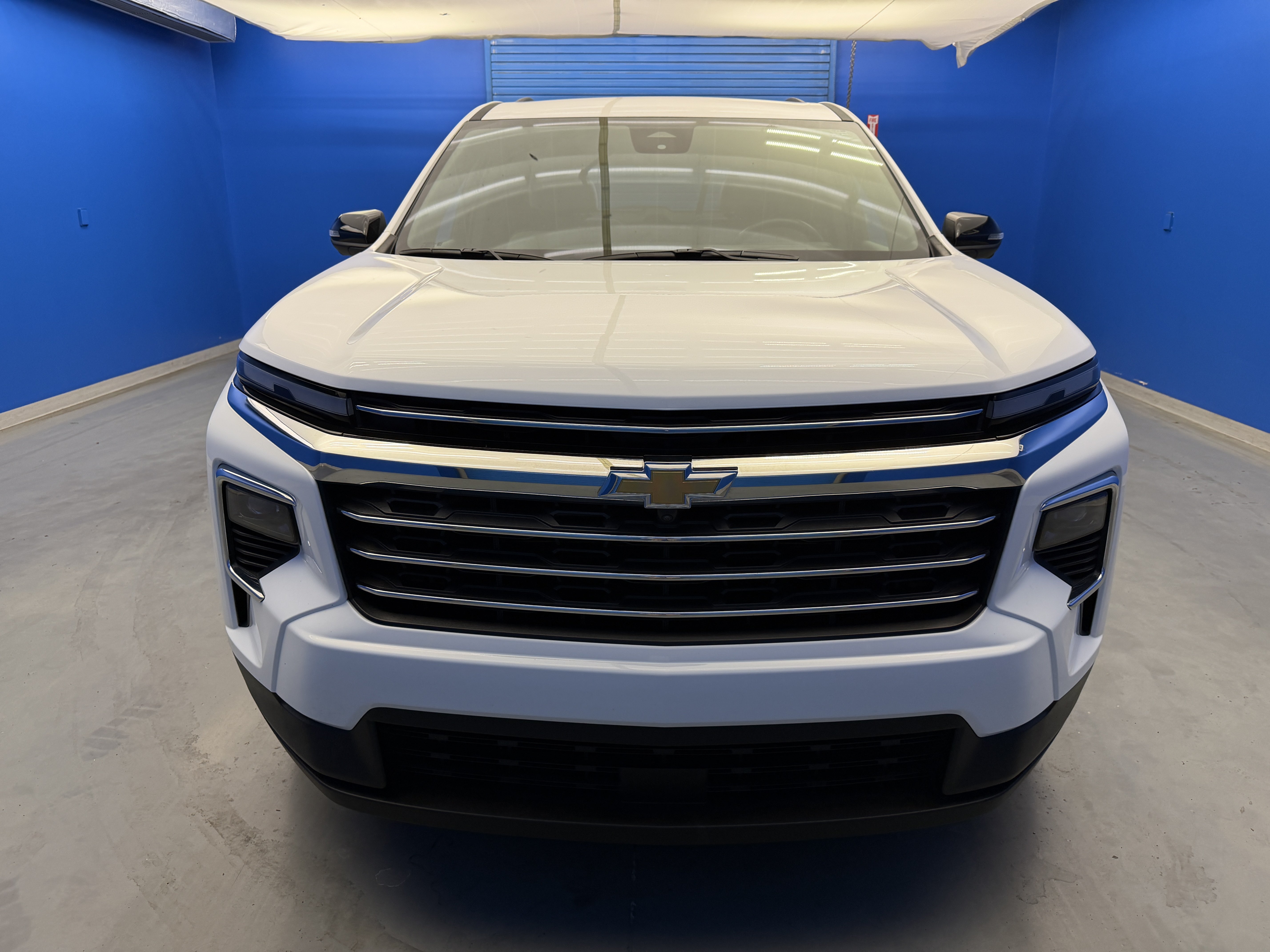 Used 2026 Chevrolet Traverse LT w/ Driver Confidence Package FWD image 3