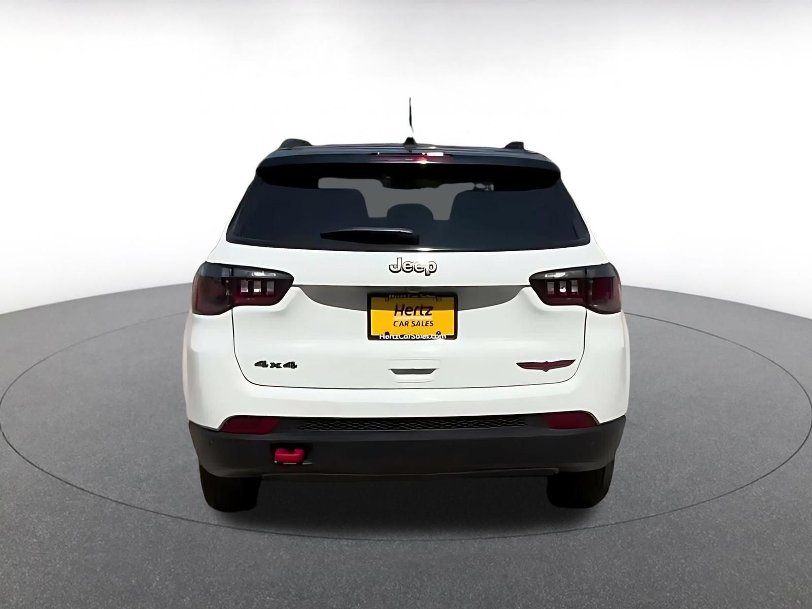 Used 2025 Jeep Compass Trailhawk AWD/4WD image 12