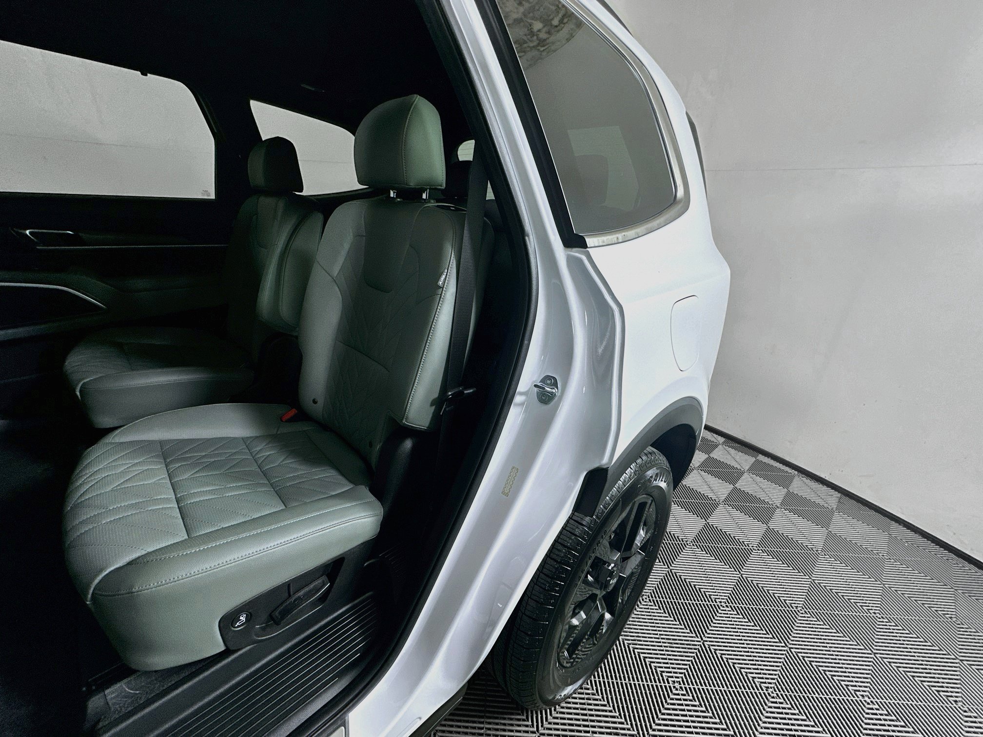Used 2023 Kia Telluride SX X-Pro AWD/4WD image 26