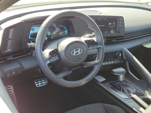 Used 2026 Hyundai Elantra Sport FWD image 8