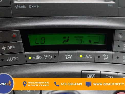 Used 2015 Toyota Prius Persona Series FWD image 19