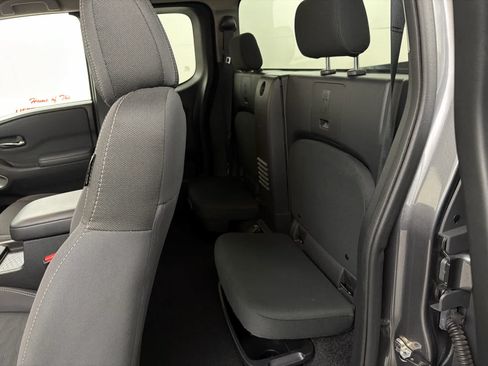 Certified 2024 Nissan Frontier SV w/ Technology Package AWD/4WD image 16