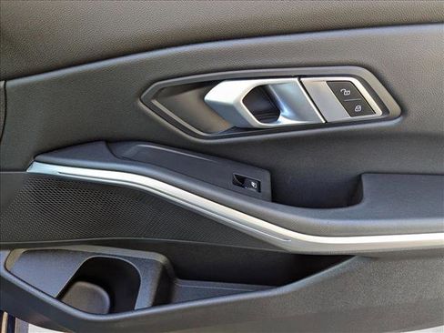 Used 2022 BMW 330i xDrive Sedan w/ Premium Package 2 image 26