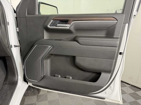 Used 2025 GMC Sierra 1500 SLT AWD/4WD image 12