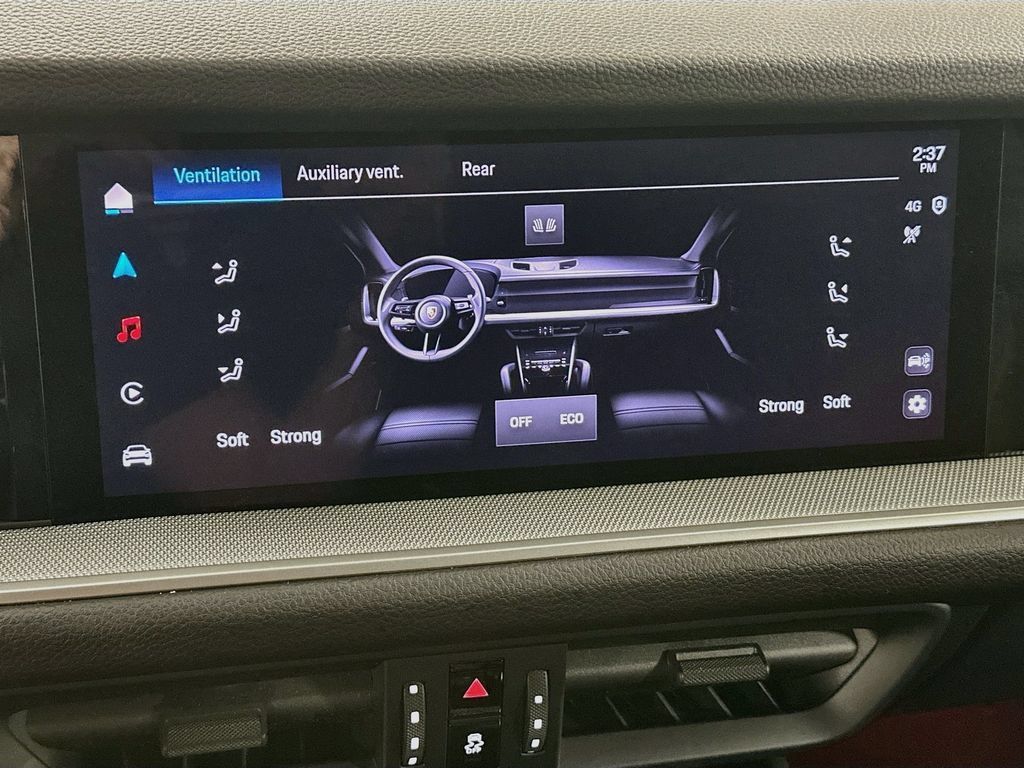 Certified 2025 Porsche Cayenne AWD/4WD image 17