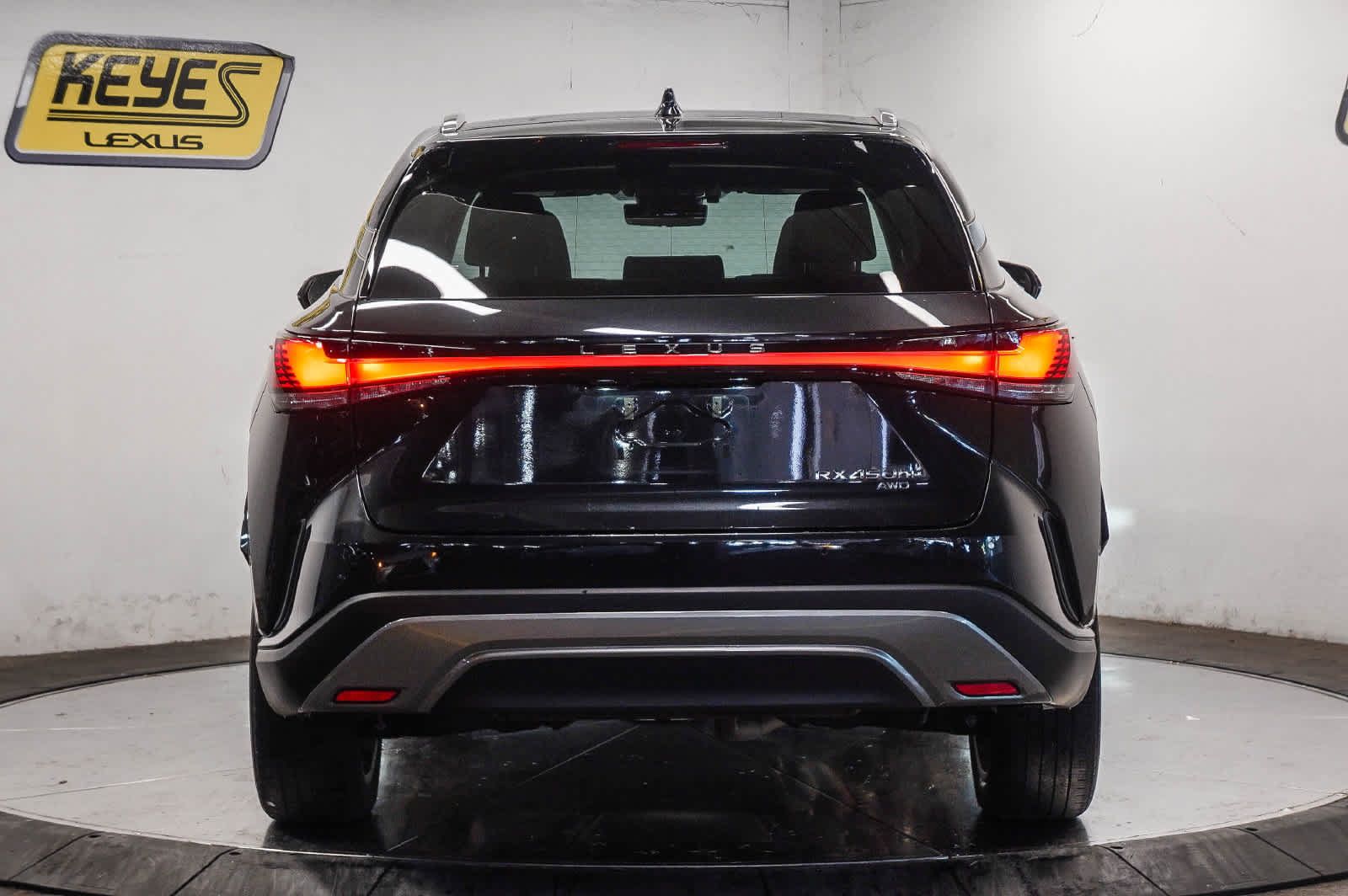 Used 2025 Lexus RX 450h AWD w/ Convenience Package image 3
