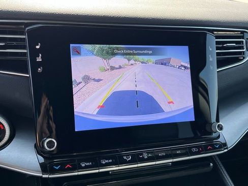 Used 2025 Jeep Wagoneer 4WD image 30