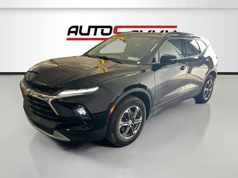 Used 2024 Chevrolet Blazer LT AWD/4WD image 3