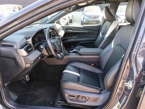 Used 2025 Toyota Camry SE FWD image 20