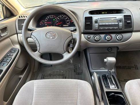 Used 2006 Toyota Camry LE FWD image 19