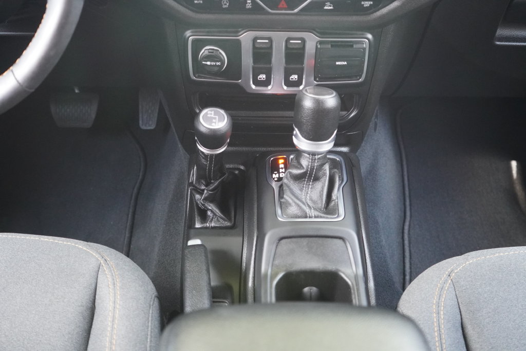 Used 2024 Jeep Wrangler Sport AWD/4WD image 20
