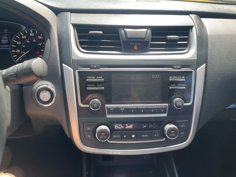 Used 2016 Nissan Altima 2.5 SL w/ Moonroof Package image 18