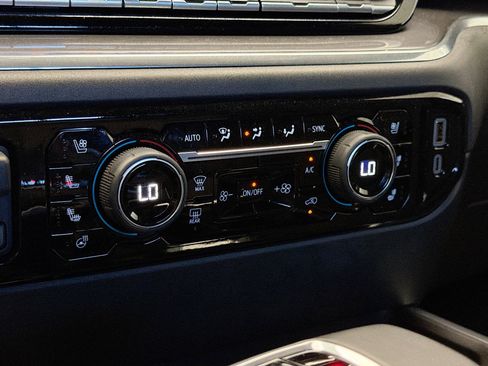 Used 2025 Chevrolet Silverado 1500 High Country w/ High Country Premium Package image 10