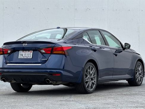 Certified 2023 Nissan Altima 2.0 SR image 4