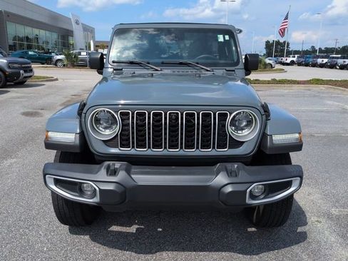 Used 2024 Jeep Wrangler Unlimited Sahara w/ Technology Group AWD/4WD image 9