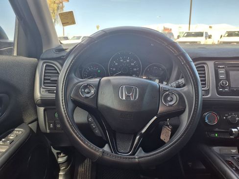 Used 2021 Honda HR-V LX image 19
