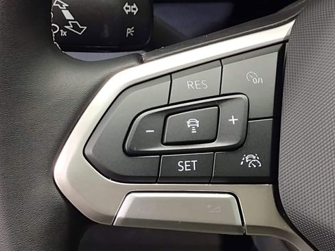 New 2026 Volkswagen Taos SEL image 24