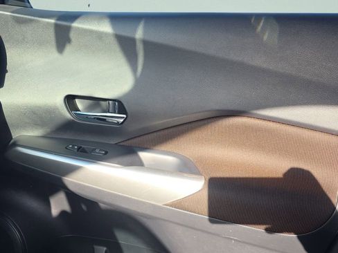 Used 2019 Nissan Kicks SR image 24