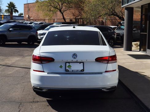 Used 2022 Volkswagen Passat 2.0T SE image 11